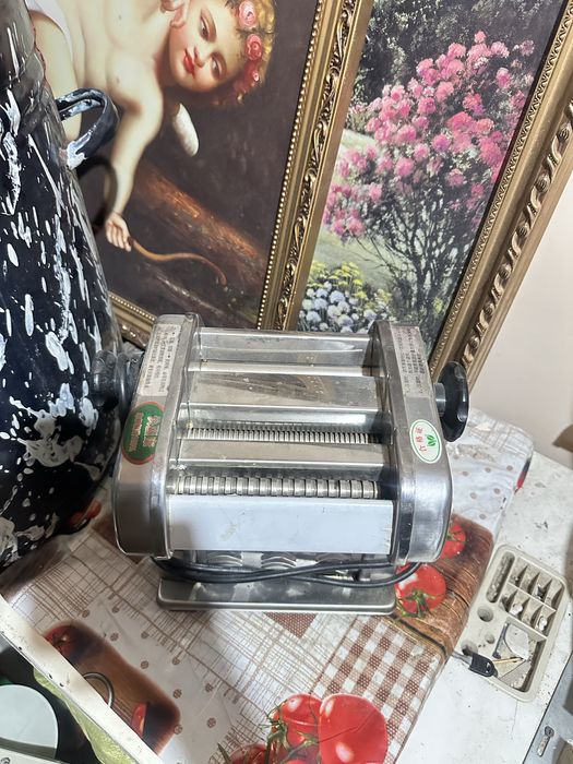 Norin tog'rab kesadigan aparat srochna sotiladi.