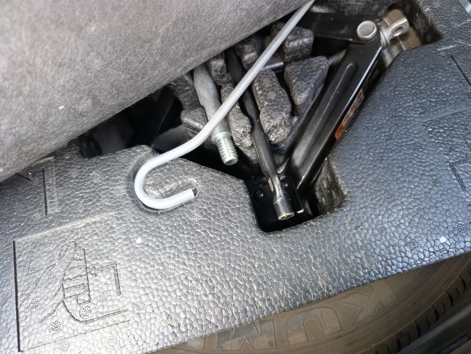 Spark sotiladi yoki õzini puliga 1 yilga bõlib tõlashga