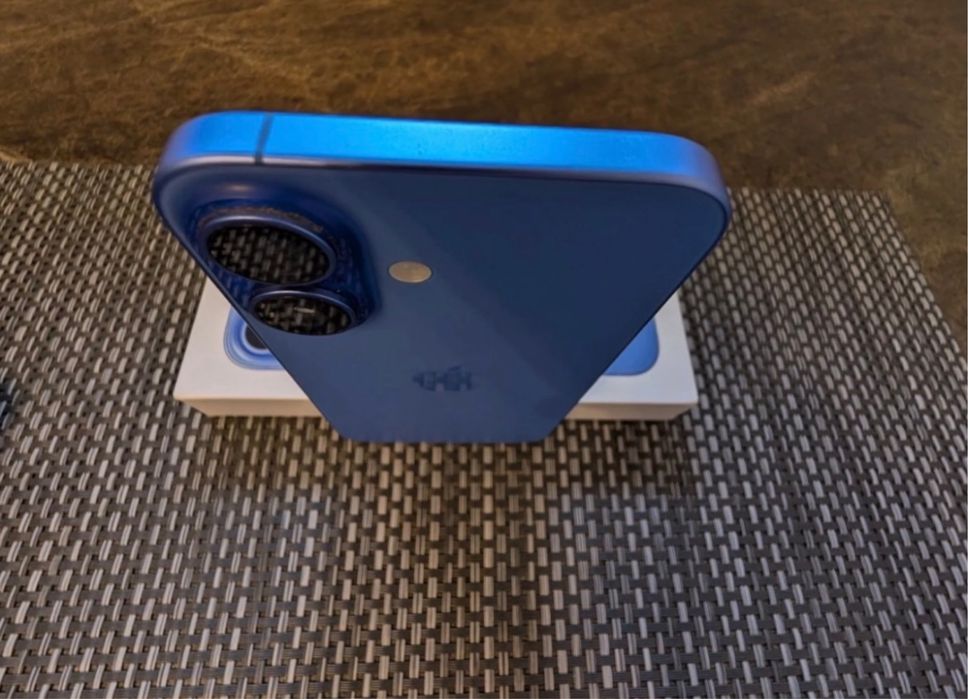 iPhone 16 BLUE • impecabil • Accept Schimburi