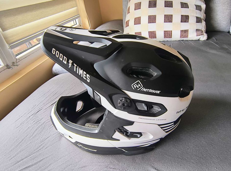 MTB каска Bell Super DH MIPS Helmet