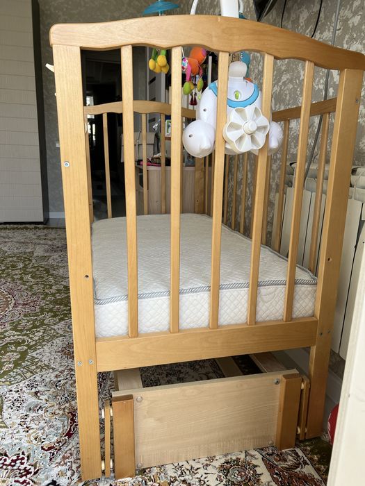 Детская кроватка, качалка
