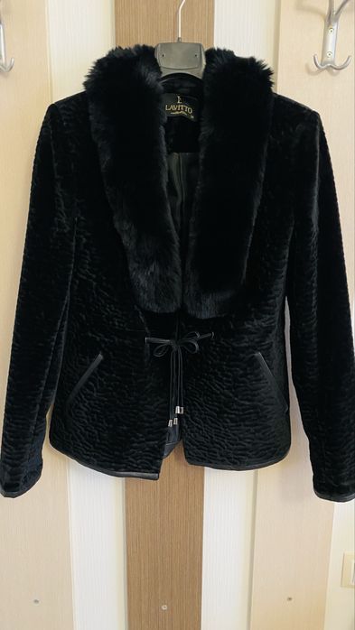 Дамско късо палто 38 ми размер