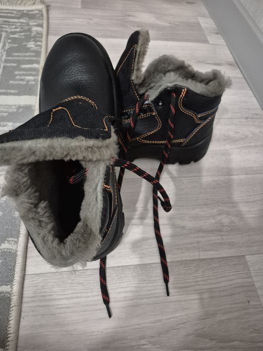 Продам спец ботинки зима, натуральный мех