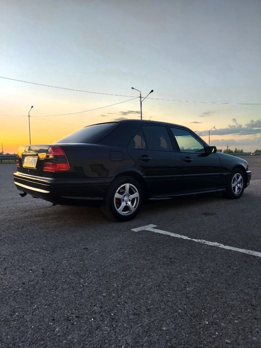 Бампер на Mercedes W202