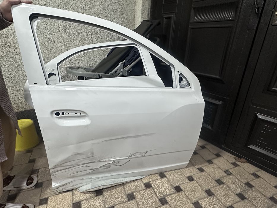 Cobalt 2025 noyabrda chiqqan moshina Eshiklari sotiladi