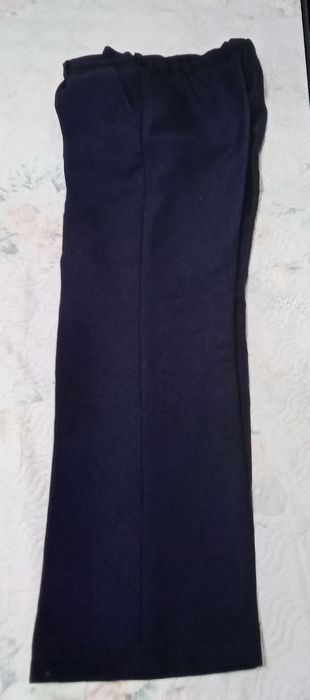 Продам школьную форму брюки 3000 т