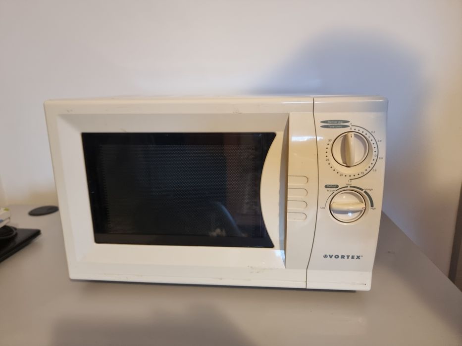 Cuptor cu microunde