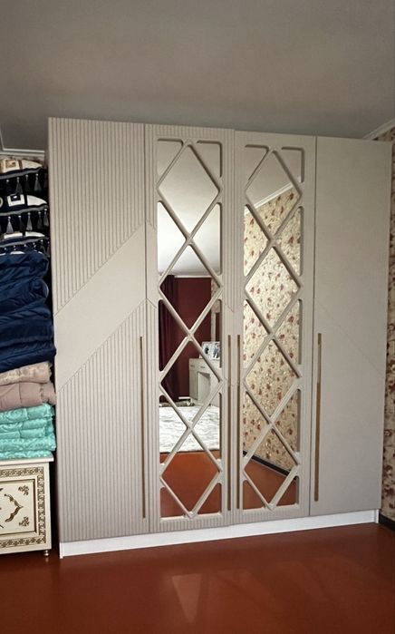 Продается спальный гарнитур