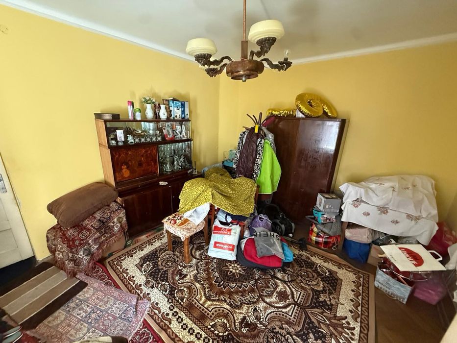 Ofer spre vanzare Casa 4 Camere / Teren 8,5 Arii zona Titulescu