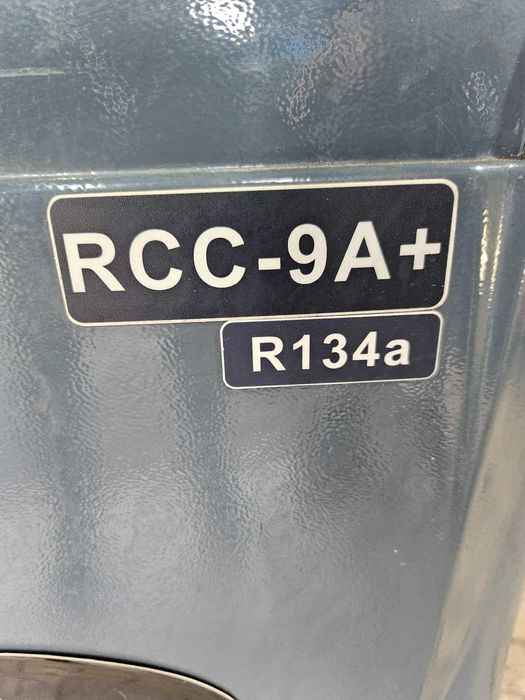 Машина за авто климатици нова почти неизползвана.