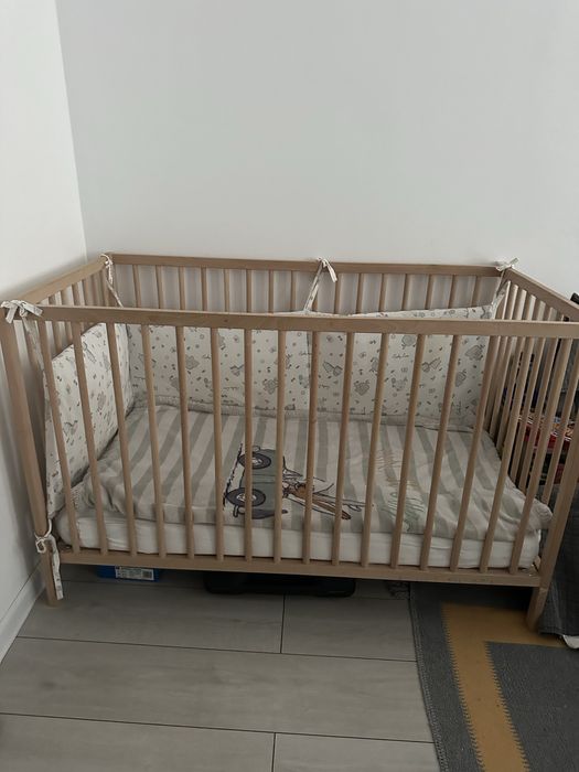 Vând pătuț pentru bebeluși
