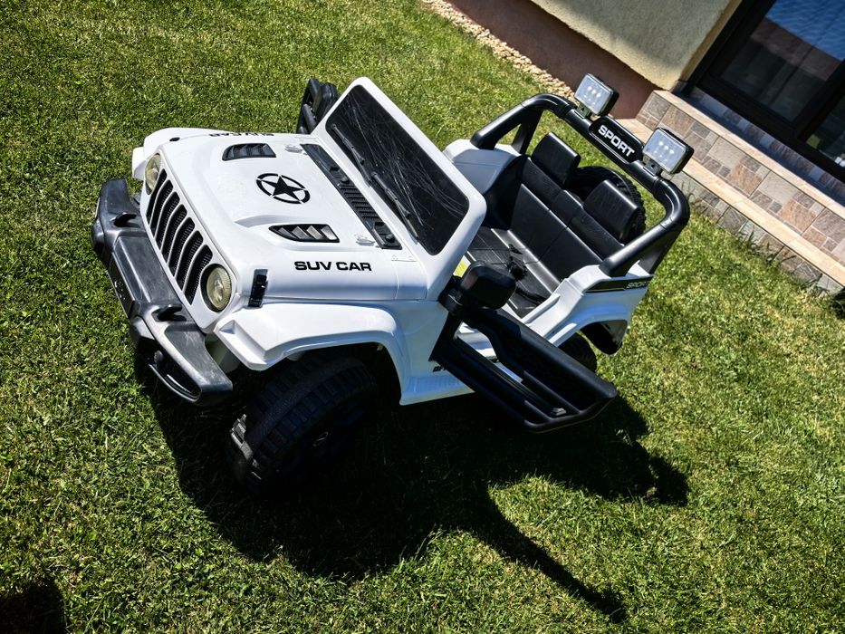 Mașinuța electrica pentru copii Jeep
