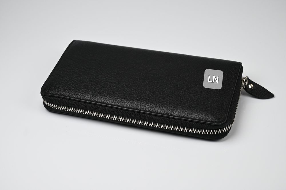 Дамско портмоне от 100% естествена кожа с цип и