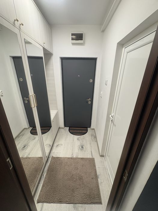 Garsonieră de închiriat – 30 mp, parter, vizavi de Sala Polivalenta