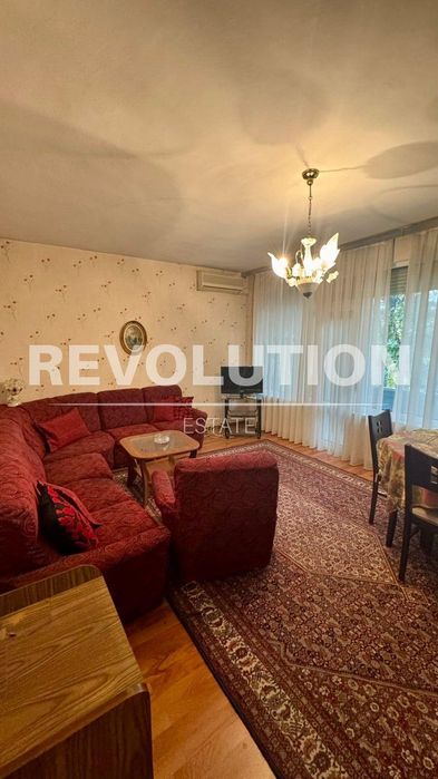 Продава се Тристаен апартамент в Пловдив, Каменица 1 - 76 кв.м за 1974 €/кв.м - Снимка #1
