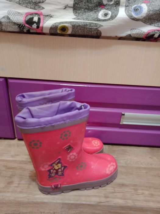 Срочно продам сапоги б/у на девочку