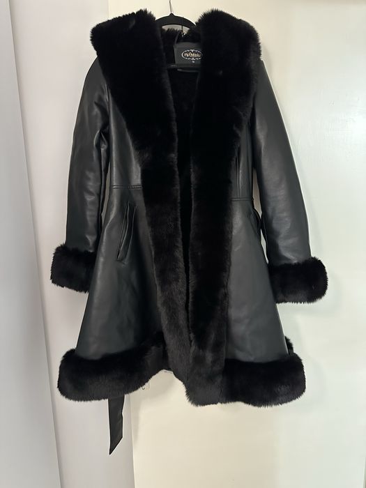 Vand geaca de dama ,imitatie de piele