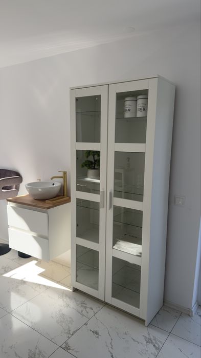 Post de inchiriat in salon