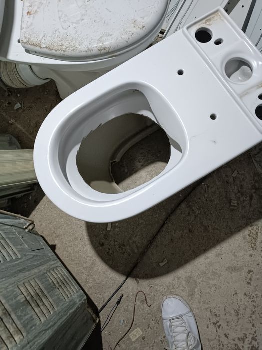 Продается унитаз