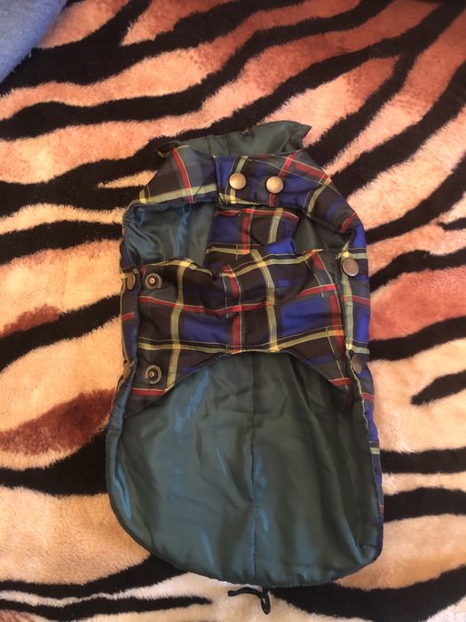 Hainuta pentru catei de talie mica