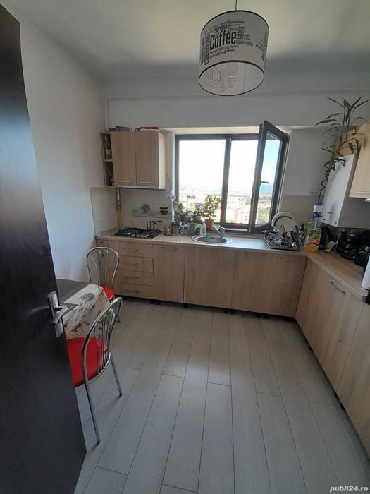 Schimb (vând) apartament 4 cam Rm. Vâlcea cu 2 camere București