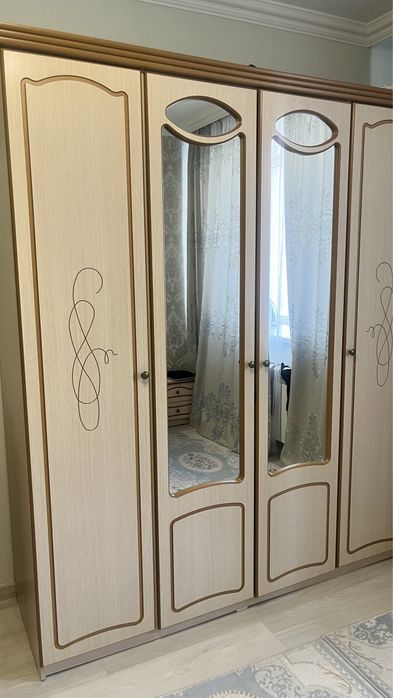 Продам спальный гарнитур