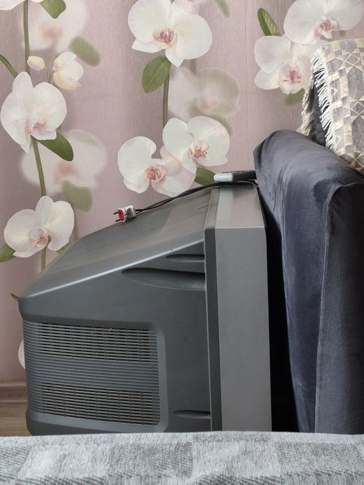 Продам телевизор