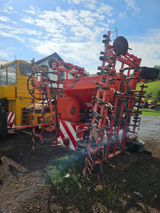 vand/ schimb semanatoare de paioase Kuhn Megant 500