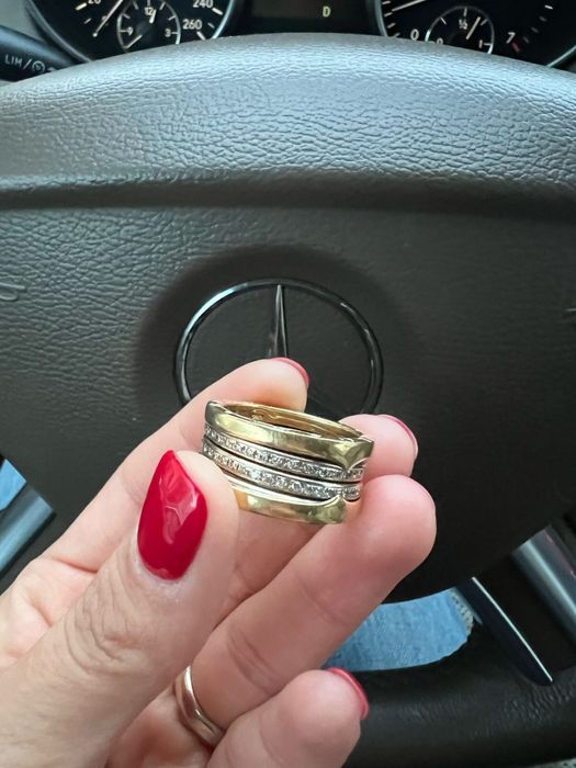 Продам золотое кольцо BVLGARI