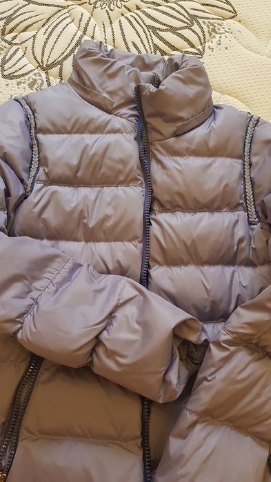 Продам Польто или Куртку с капюшоном на фото видно отличном сост