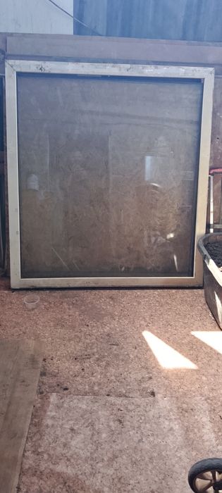Продам пластиковое окно