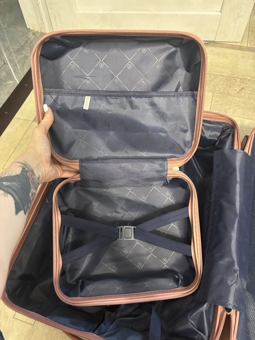 Чемодан с сумкой