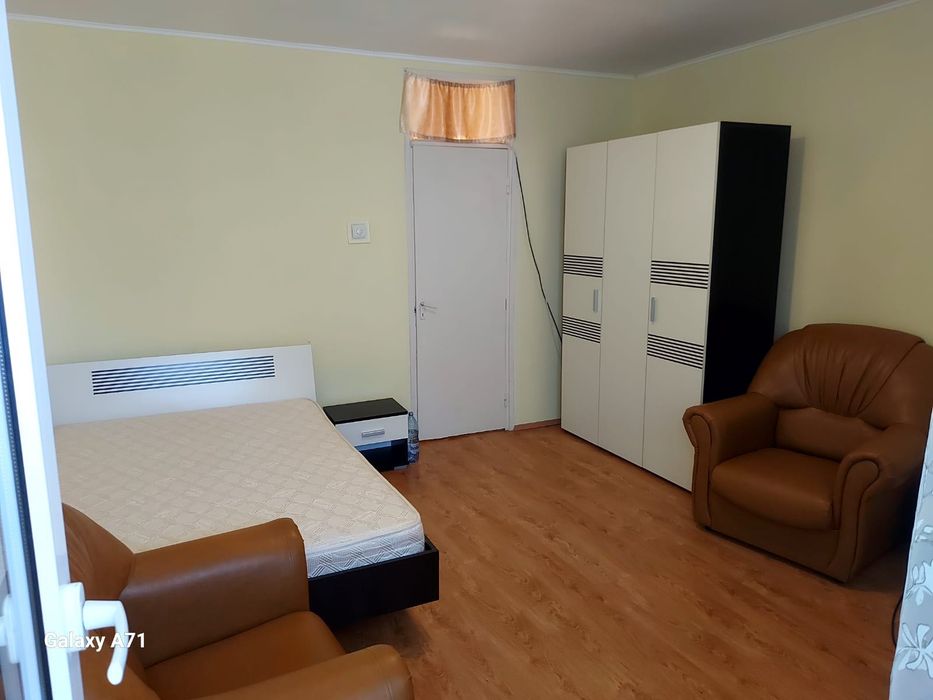 Proprietar vand garsoniera Far