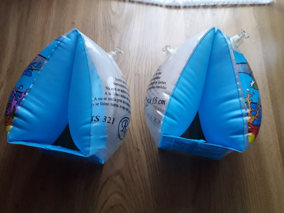 Aripioare bratache inot piscina aquapark mare