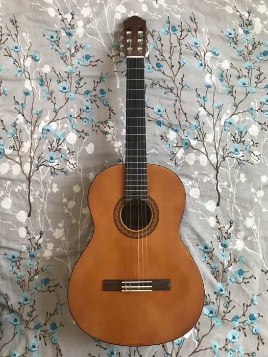 Yamaha C40+чехол+каподастр