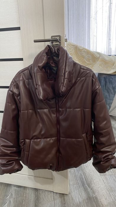 Куртка короткая кожзам в хоршем состоянии