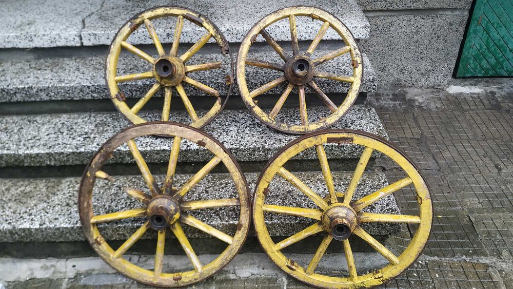 4 бр. колела от стара каруца