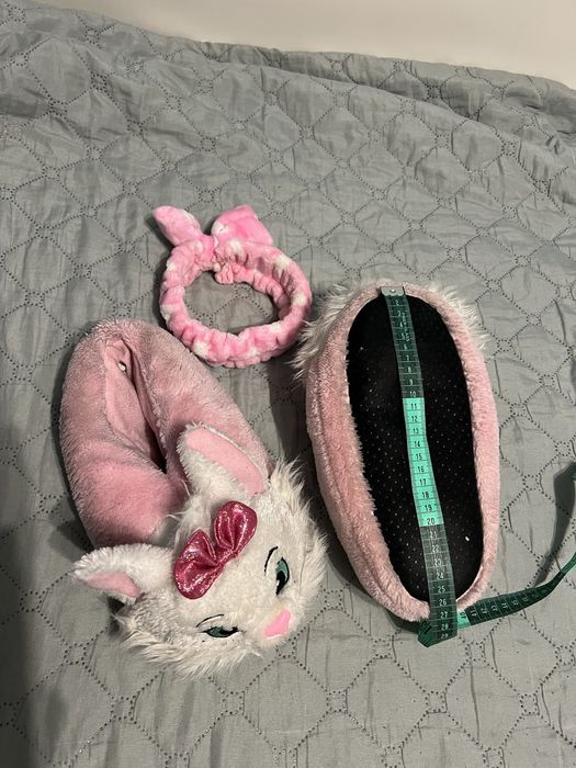 Само за 10 лв меки и красиви пантофи, с бонус панделка за коса