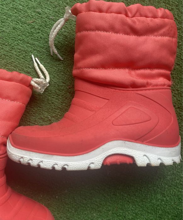 Продавам детски апрески 24 номер