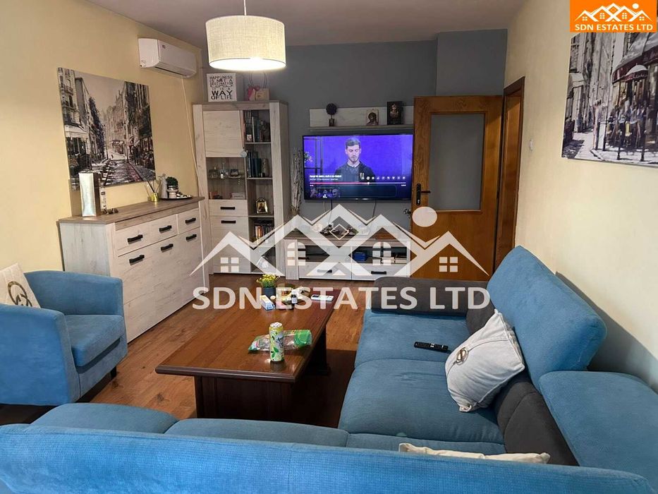 Продава се апартамент с три спални в центъра на гр. Казанлък