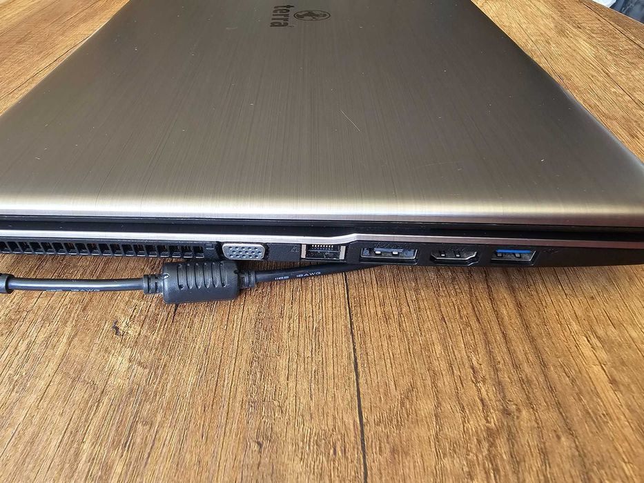 Лаптоп Terra Mobile 1749 | Intel Core i5 | 8GB RAM | 240GB SSD | 17.3"
