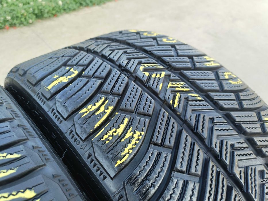 Doua anvelope iarna 235 40 19 Michelin Pilot Alpin PA4 profil 7 mm