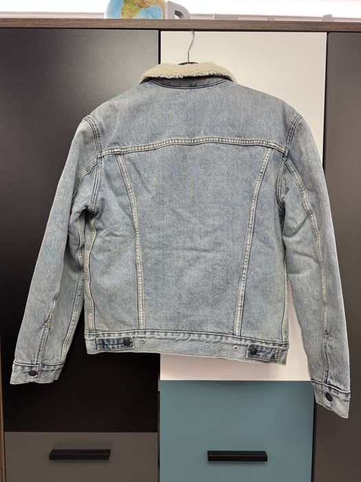Geacă din denim Levi’s cu blană