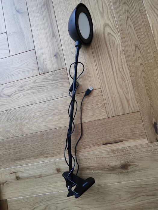 Продам светильник настольный