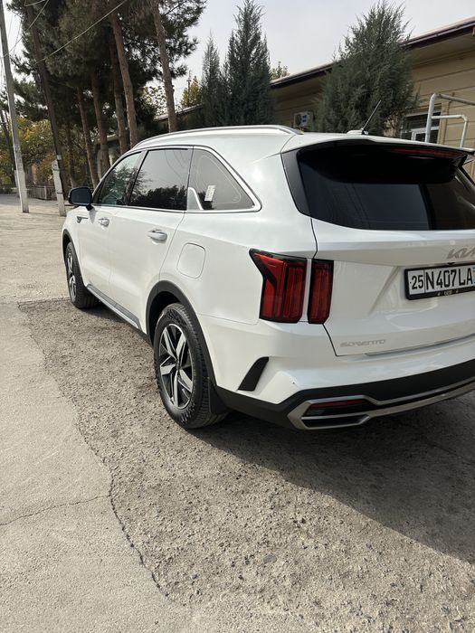 Kia sorento sotiladi