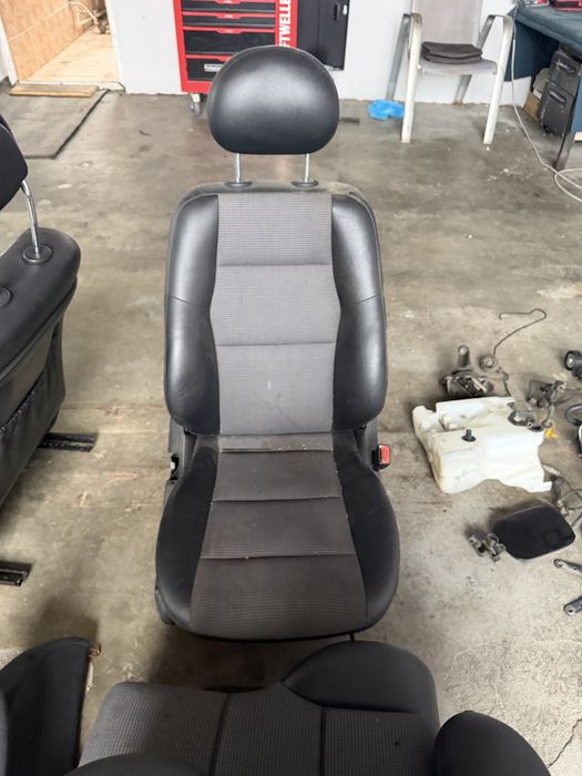 Interior mercedes c 2005 limuzina