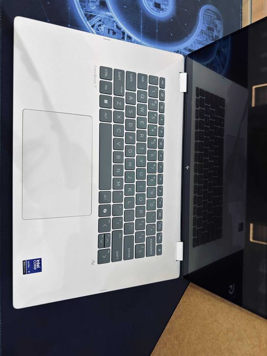 (CREF) HP Omnibook 16 Ultra 9 288V  32 GB DDR5  1 TB  2.8K OLED x360