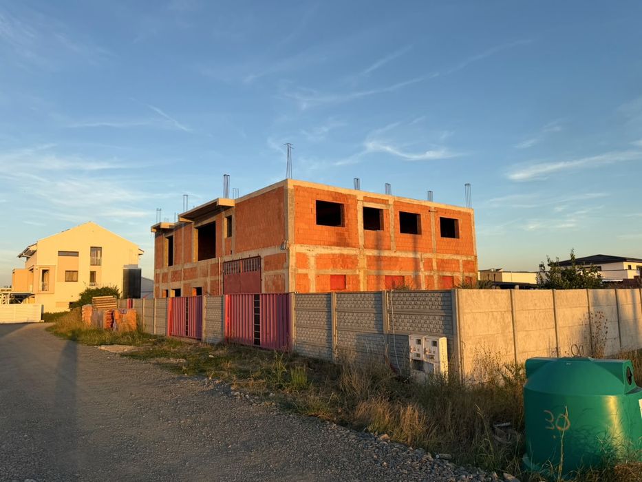 Clădire P+1E+M Spațiu Comercial+Locuință+694mp Săcălaz, Cartier Europa