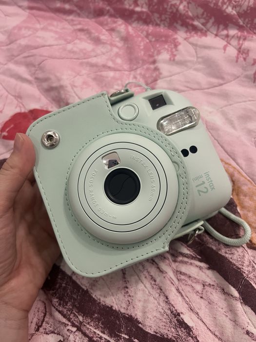 Продам Instax 12