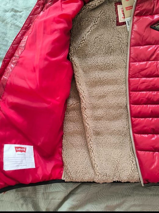 Яке Levi's warm червено, ново с етикет